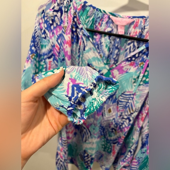 LIKE NEW- LILLY PULITZER WILLOW TOP - Picture 3 of 7